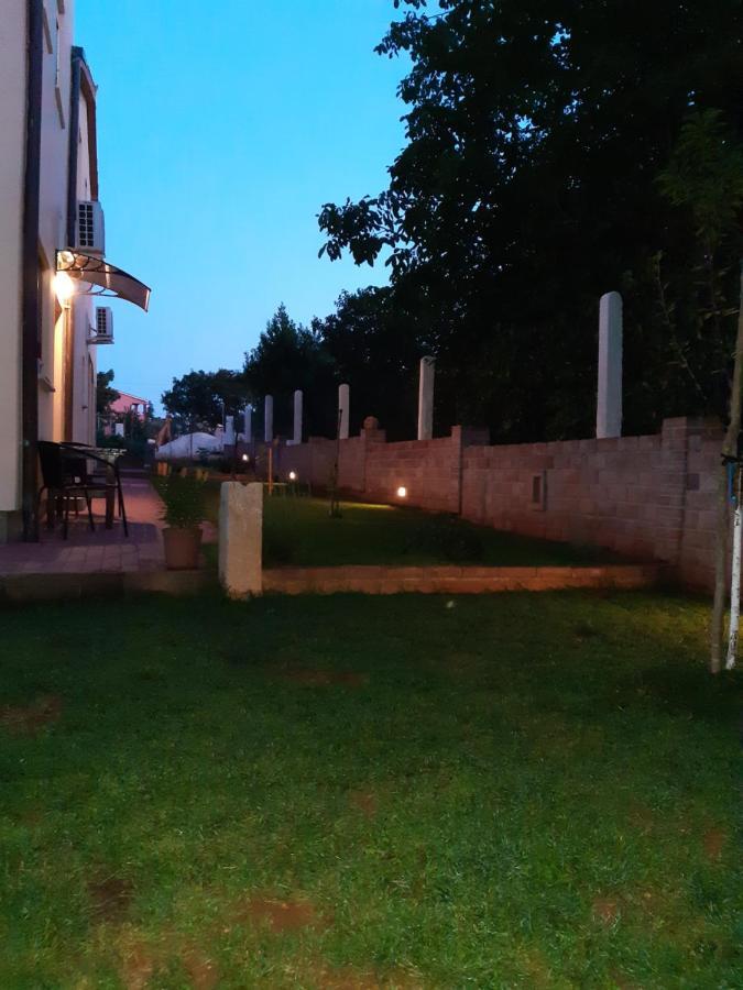 Studio Apartman San 3 Ližnjan Exterior foto